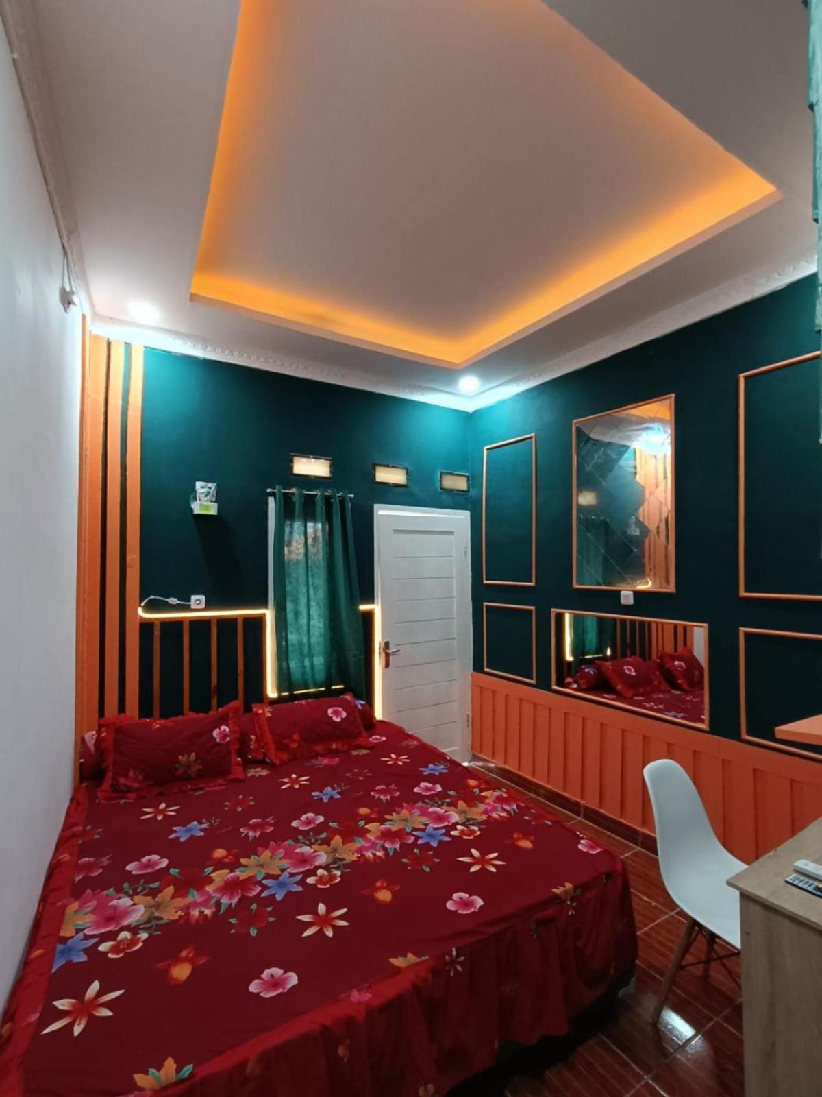 Готель Oyo Life 92977 Neba Kost Aesthetic Peladen Екстер'єр фото